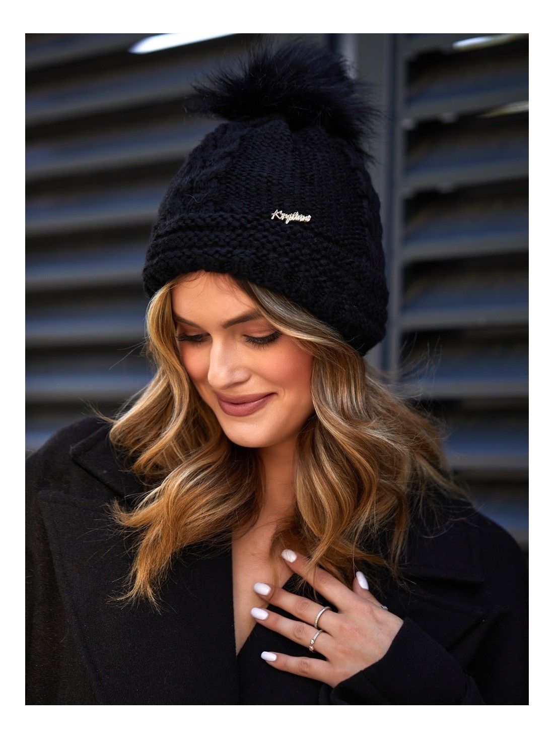 Schwarze Damen-Wintermütze C10 – Online-Shop – Boutique